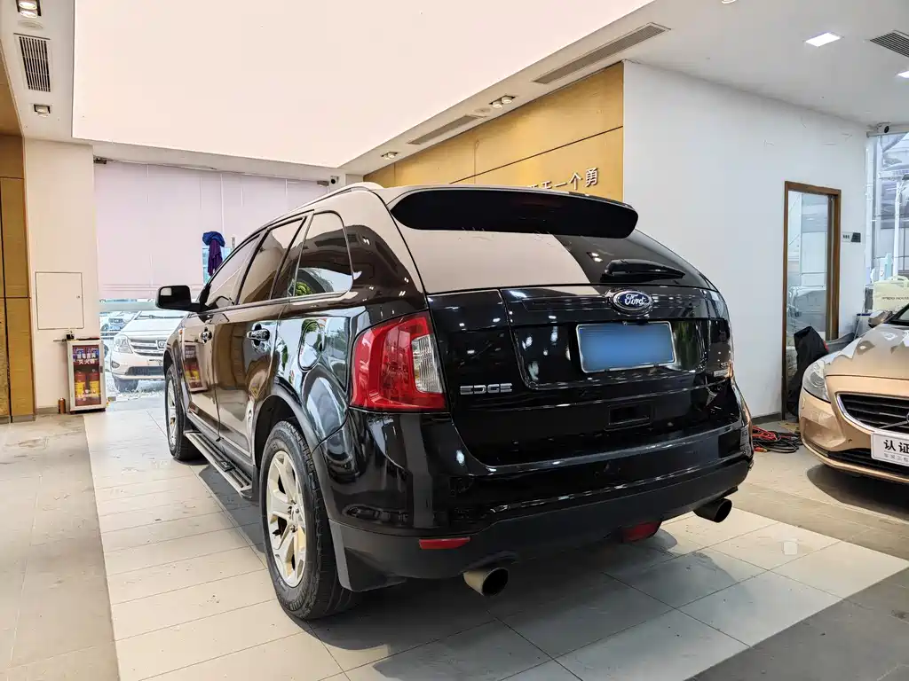 Ford Edge 2015 — фото 25