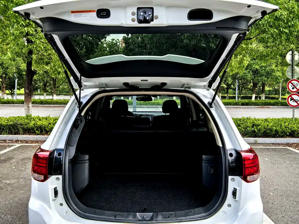 Mitsubishi Outlander 2020 — фото 12