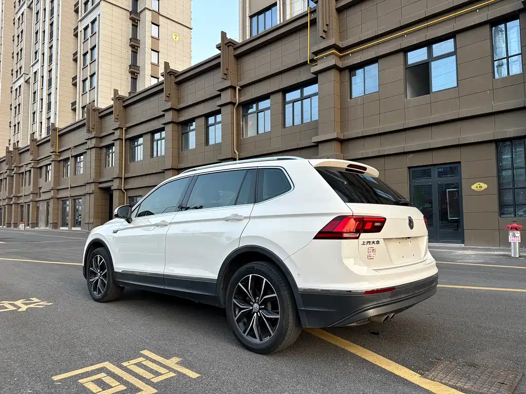 Volkswagen Tiguan L 2019 — фото 6