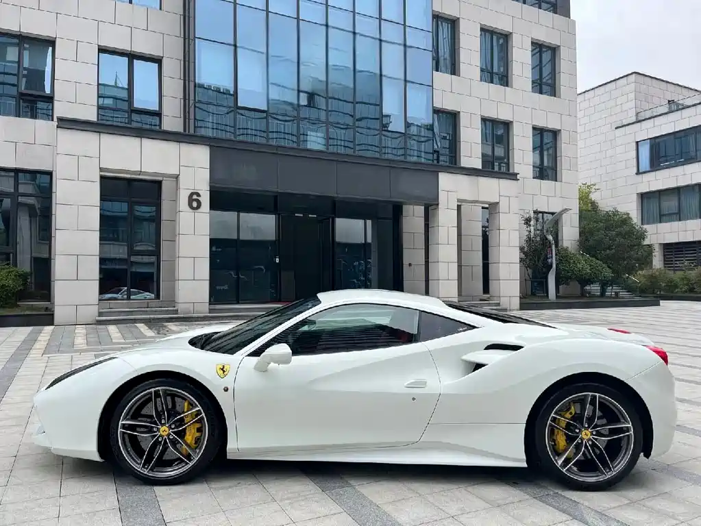 Ferrari 488 2017 — фото 4