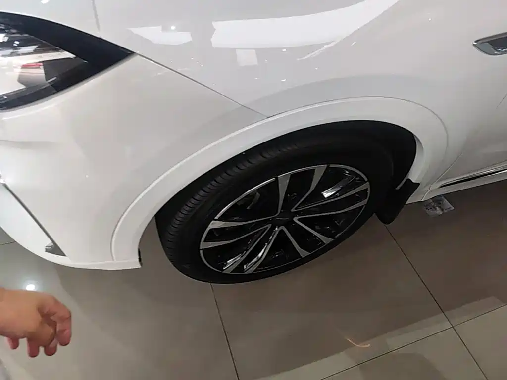 Jetour Jietu X70 PLUS 2021 — фото 23