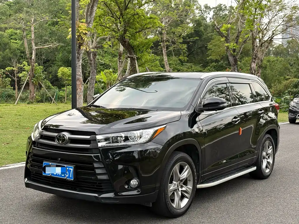 Toyota Highlander 2020 — фото 1