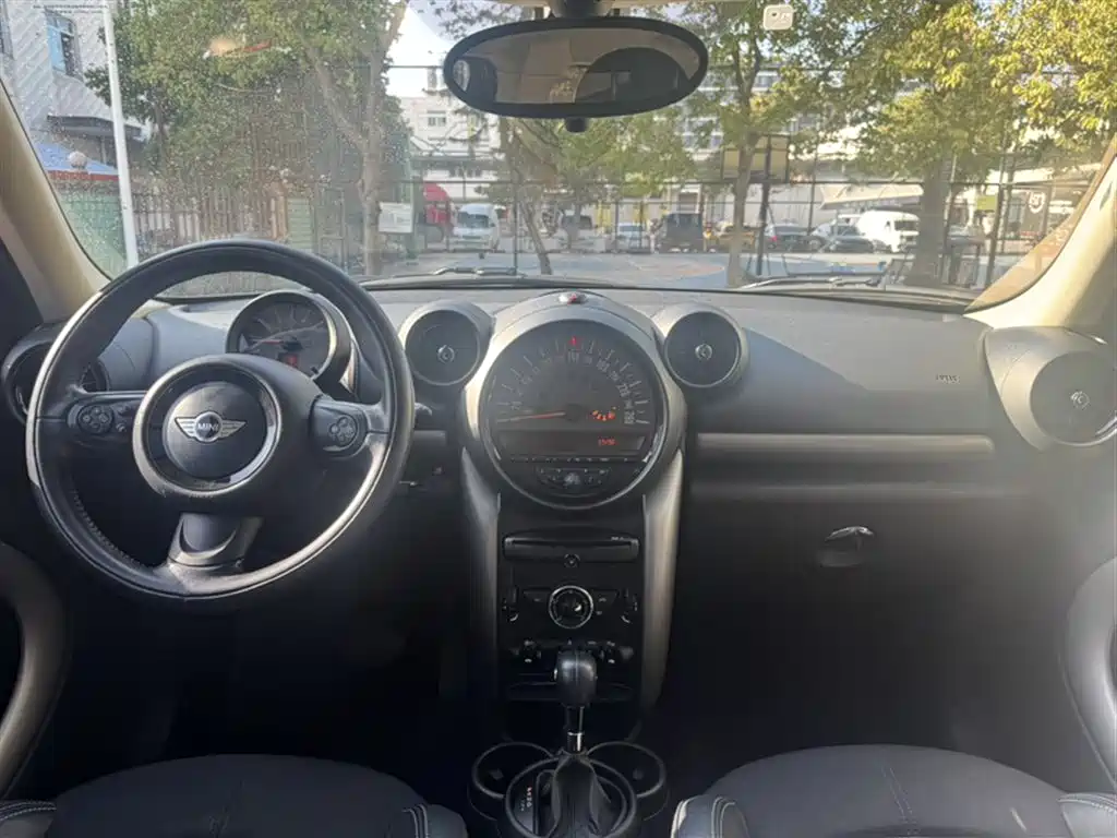 MINI Countryman 2015 — фото 16