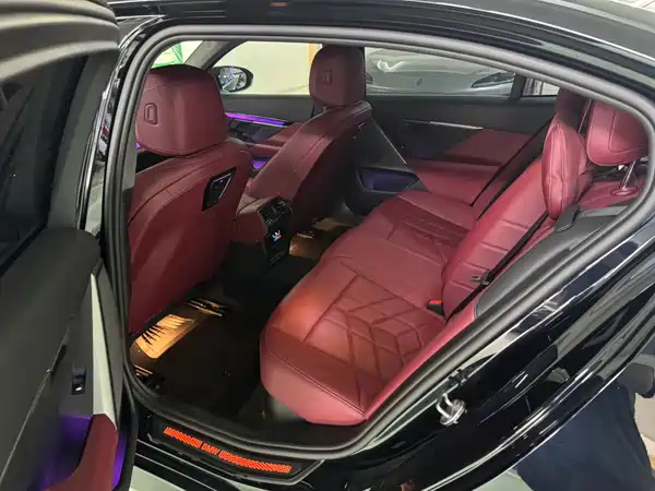 BMW i5 2024