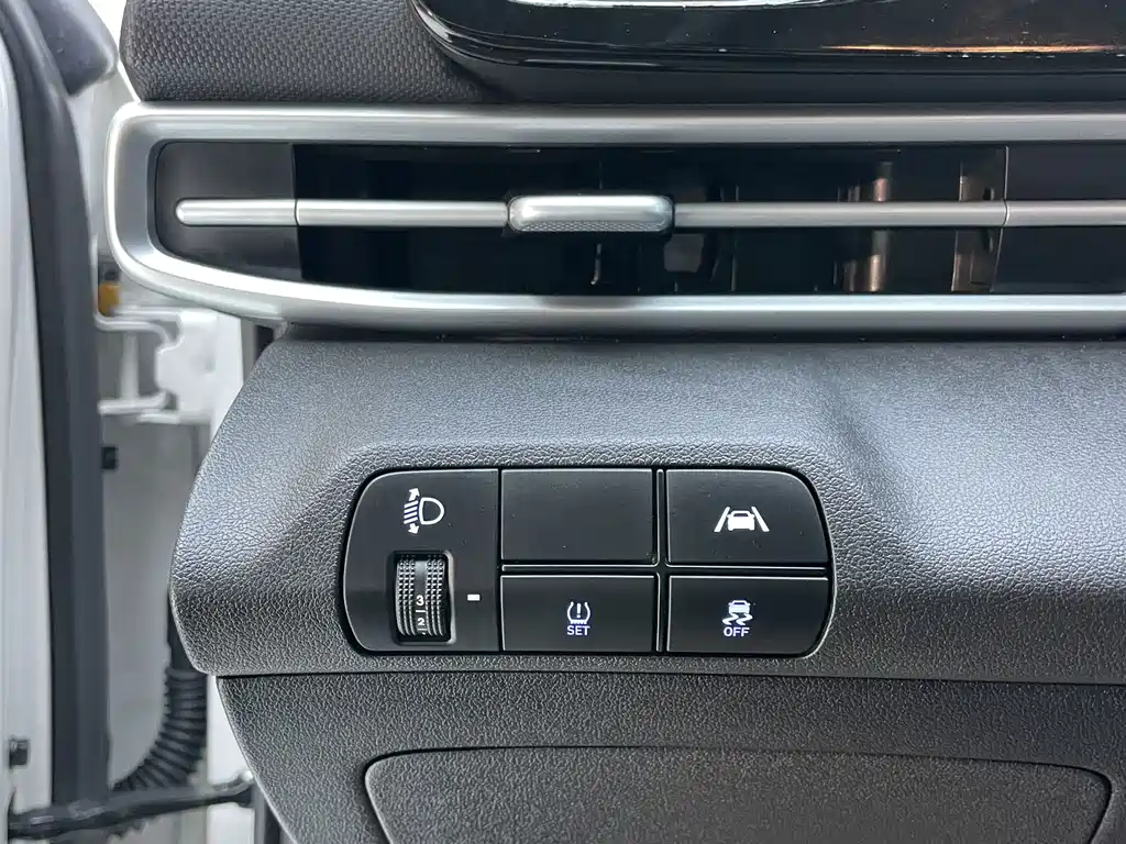Hyundai Elantra 2022 — фото 22