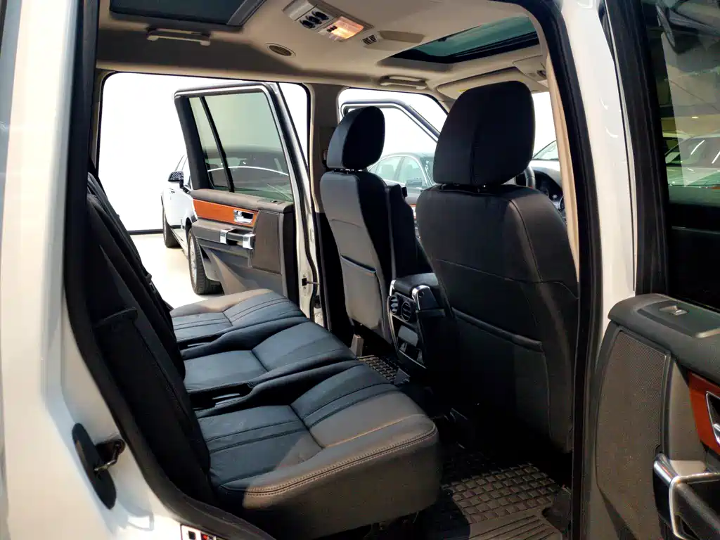 Land Rover Discovery 2013 — фото 8