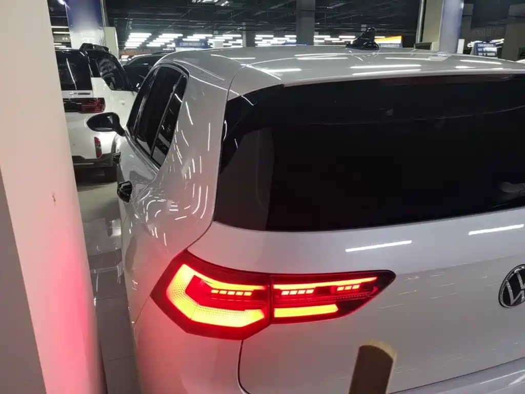 Volkswagen Golf 2024