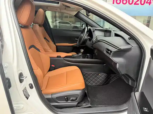 Lexus UX 2020