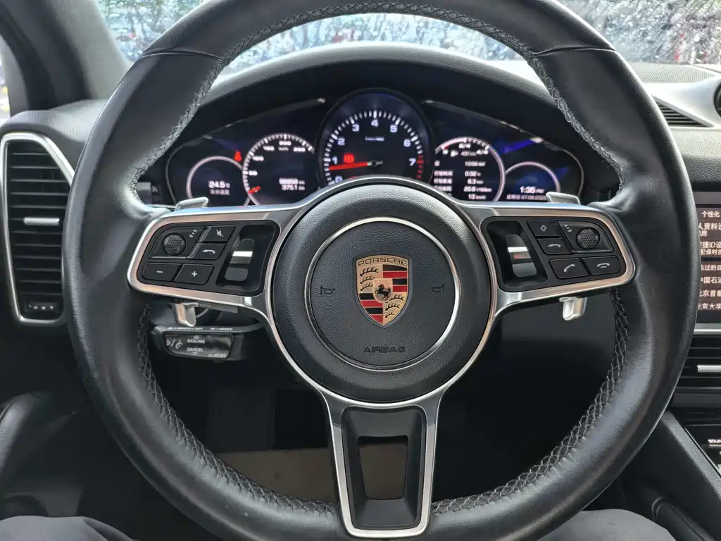 Porsche Cayenne 2020 — фото 20
