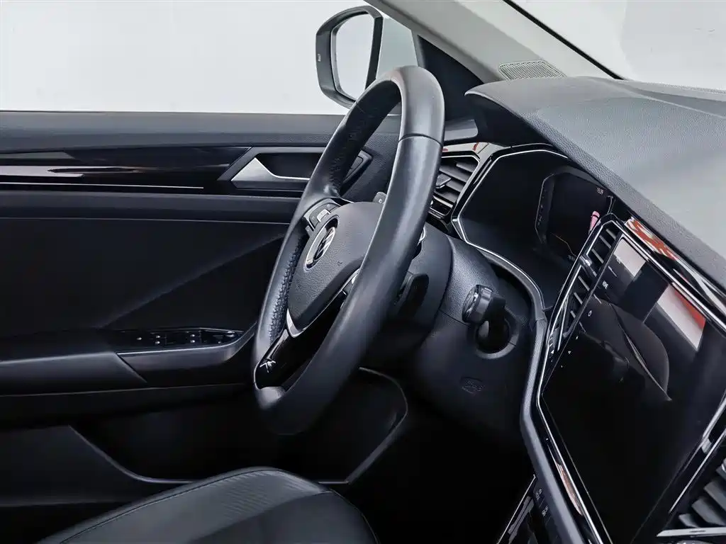 Volkswagen T-Roc 2022 — фото 22