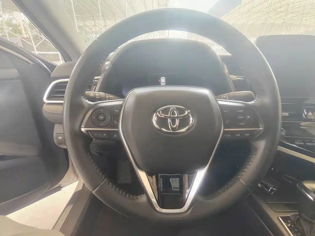 Toyota Camry 2021 — фото 8
