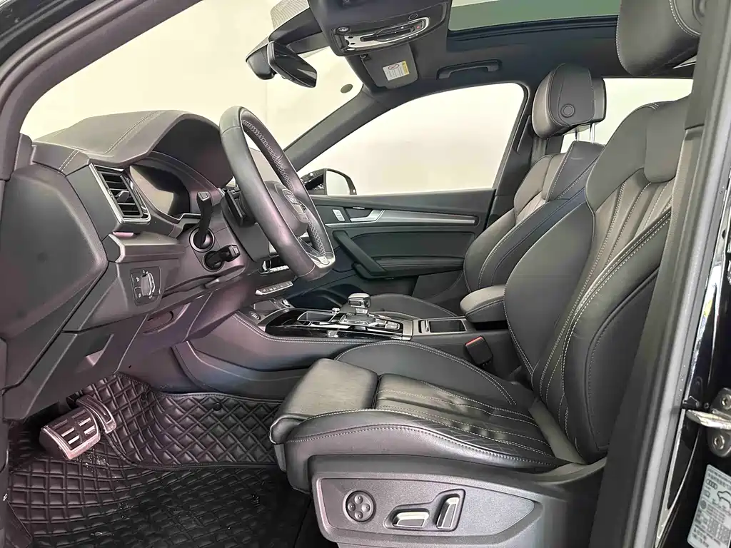Audi Q5L 2023 — фото 12