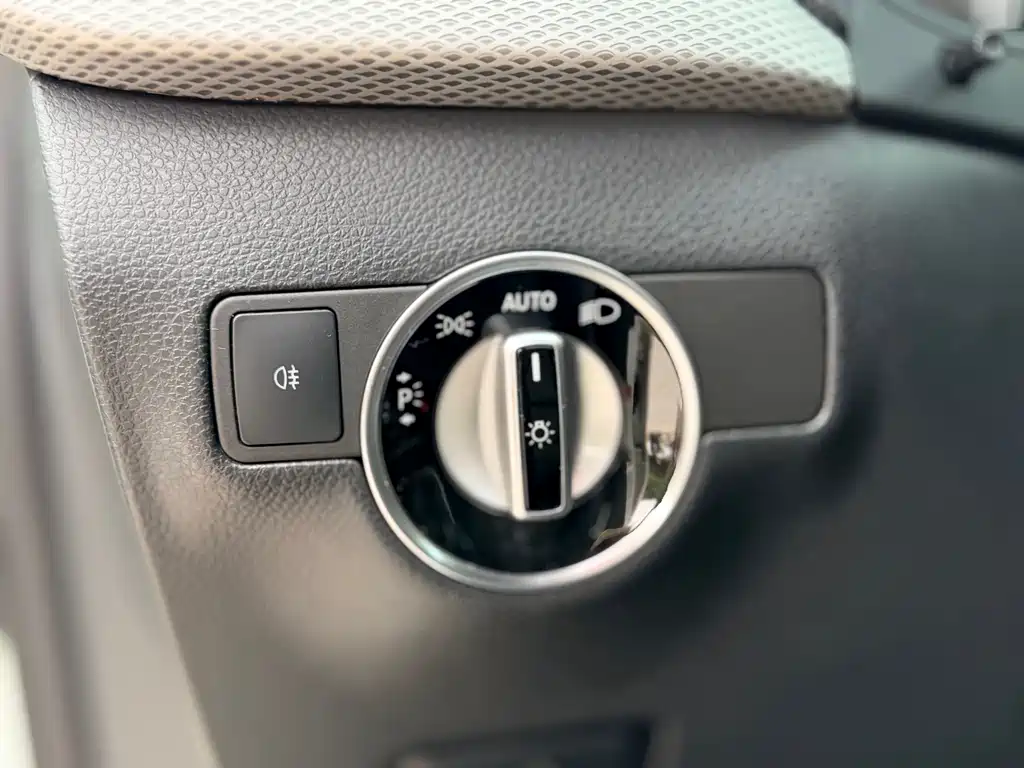 Mercedes-Benz B-Class 2017 — фото 12