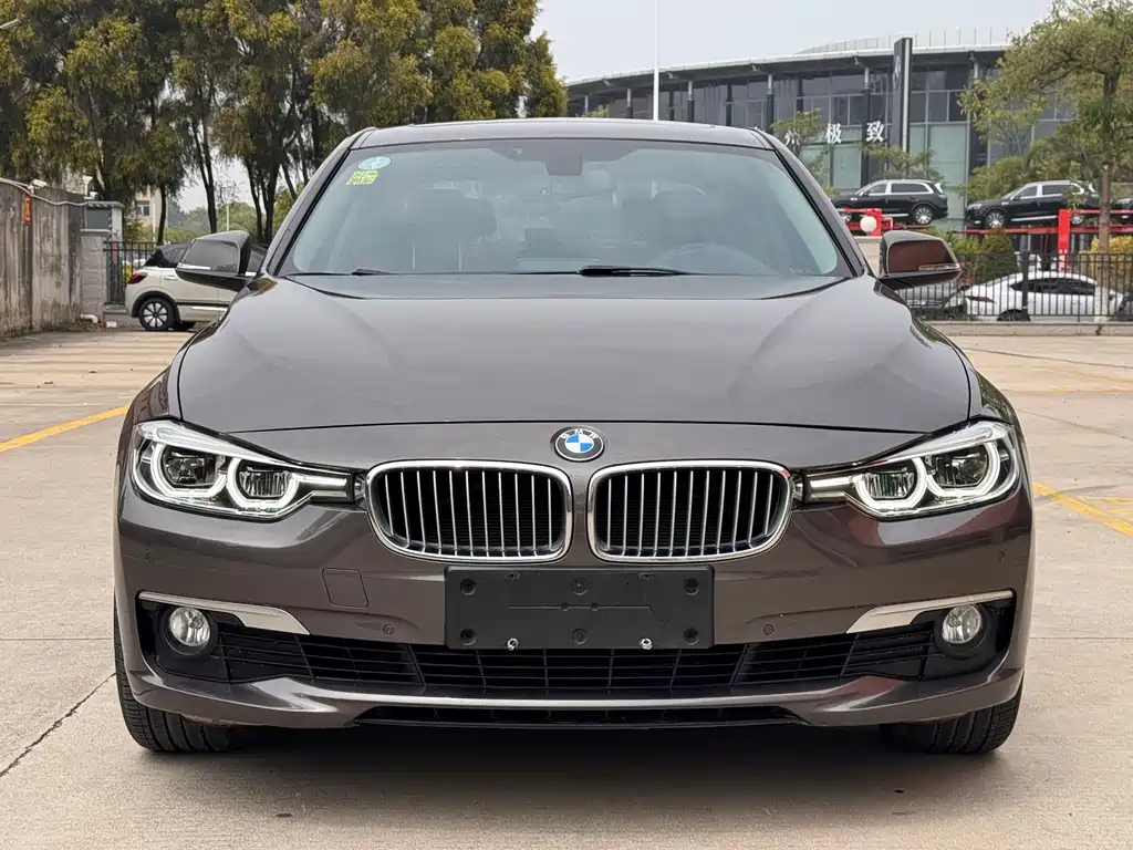 BMW 3 Series 2018 — фото 2