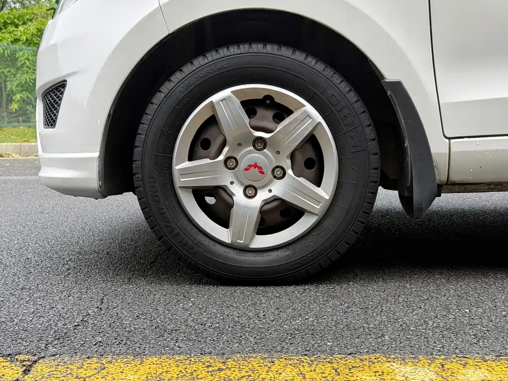 Wuling Hongguang 2019 — фото 17