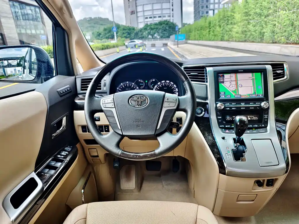 Toyota Alphard 2012 — фото 13