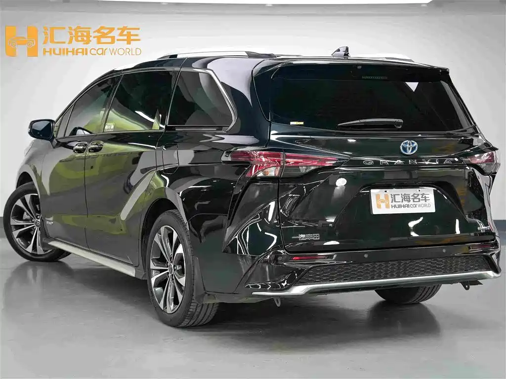 Toyota Granvia 2024