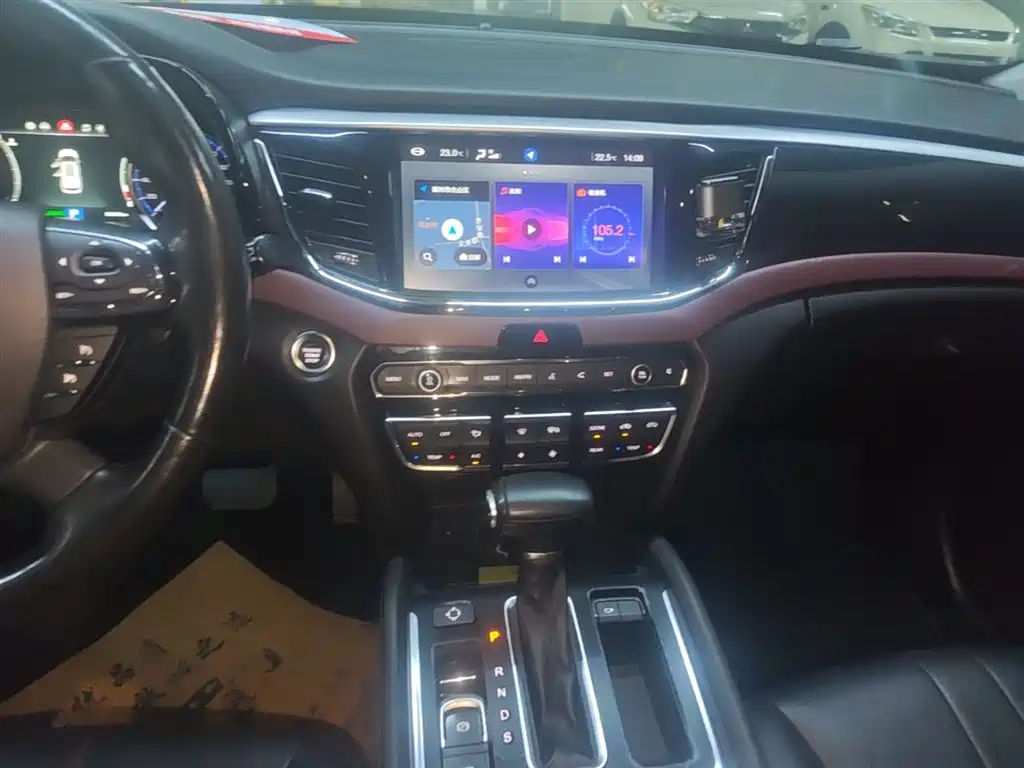 GAC Motor Trumpchi GS8 2019 — фото 13