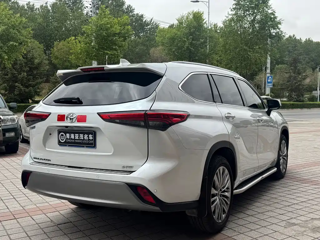Toyota Highlander 2024 — фото 15