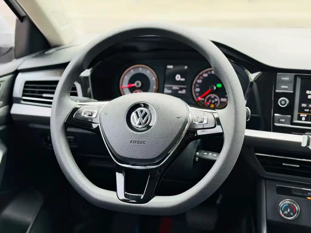 Volkswagen Lavida 2018 — фото 4
