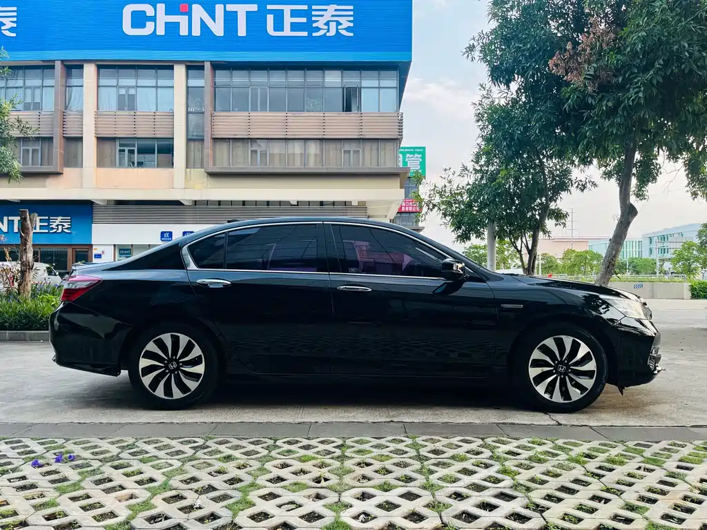 Honda Accord 2017 — фото 7