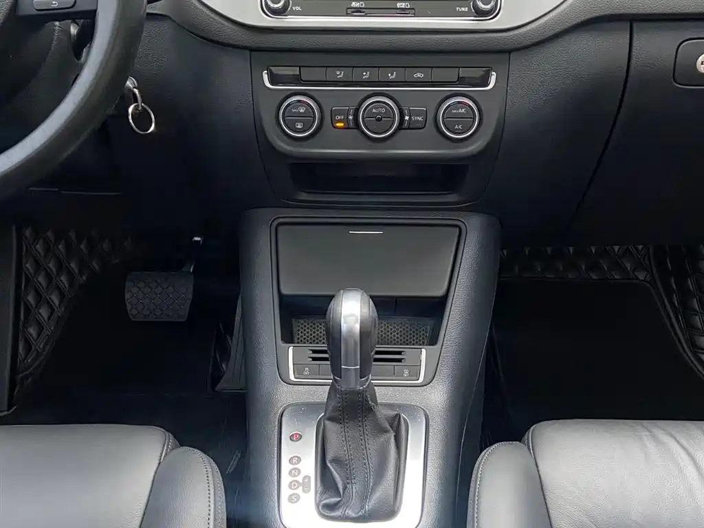 Volkswagen Tiguan 2015 — фото 6