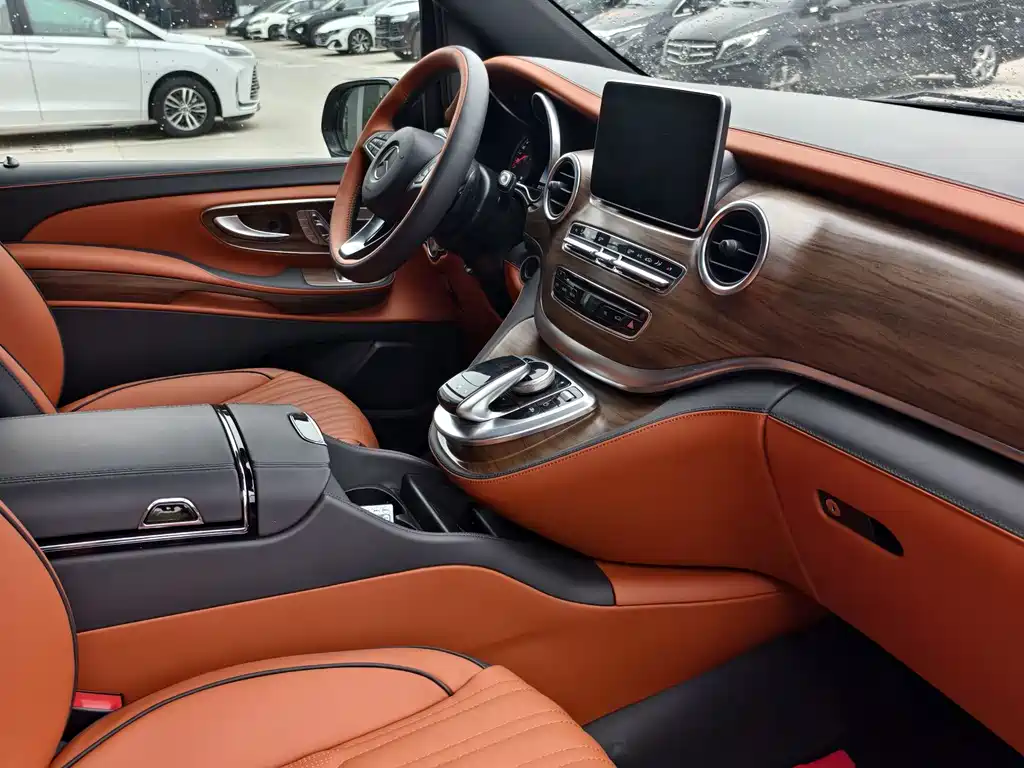 Mercedes-Benz V-Class 2019 — фото 12