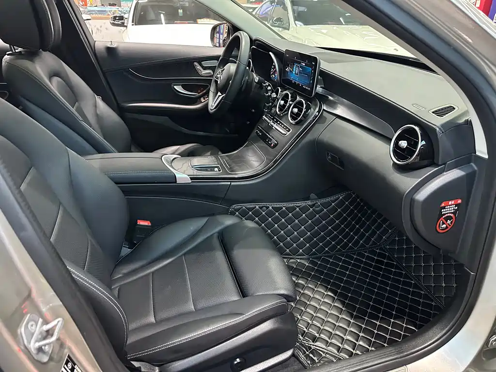 Mercedes-Benz C-Class 2019 — фото 13