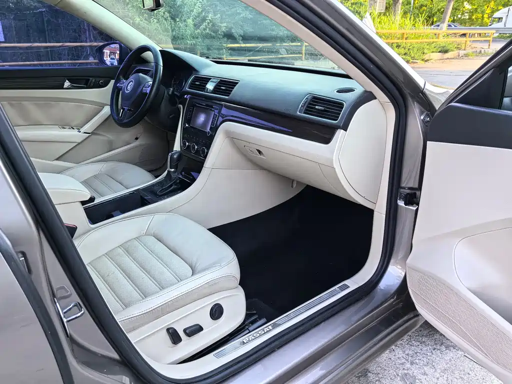 Volkswagen Passat 2015 — фото 15