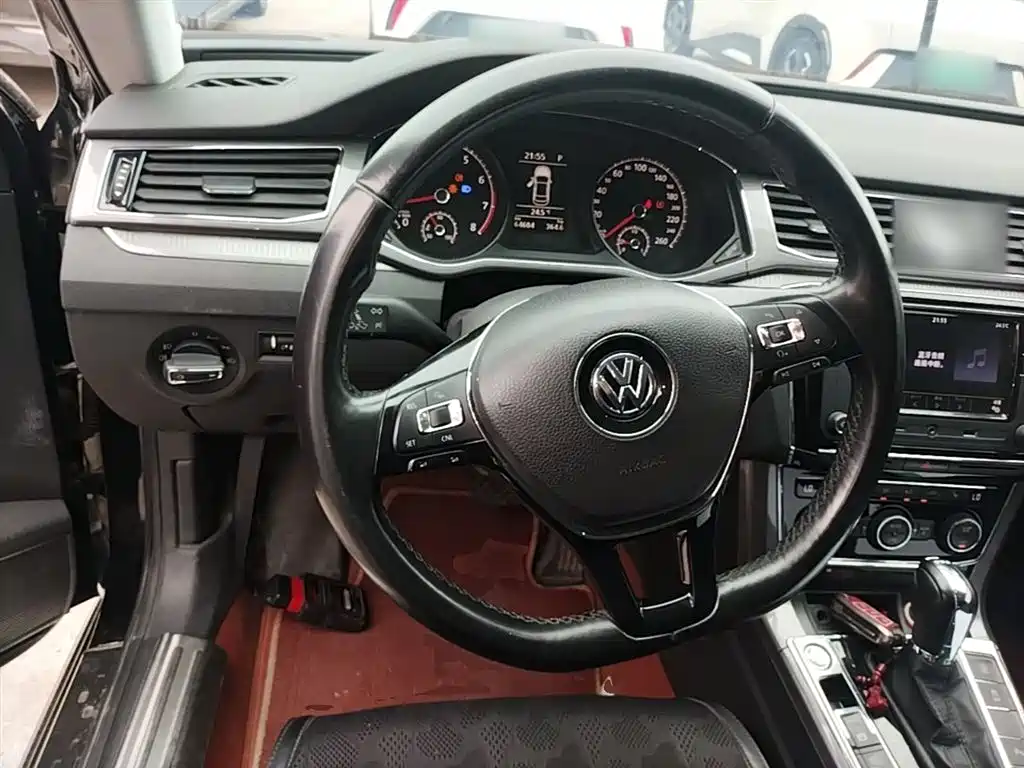 Volkswagen Passat 2018 — фото 11