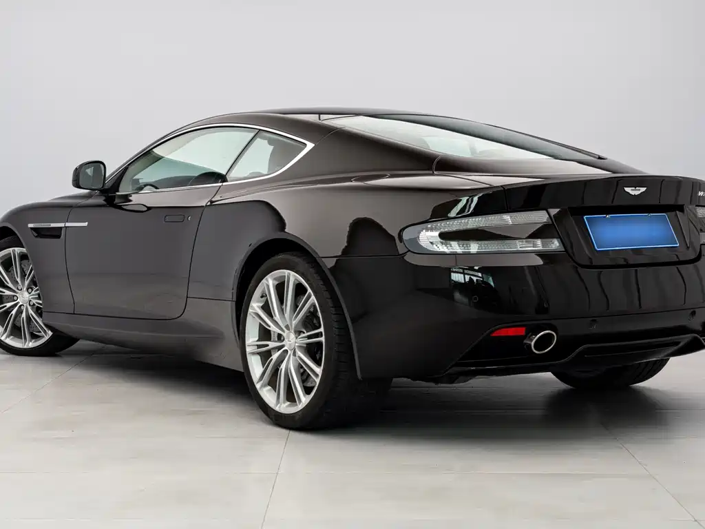 Aston Martin Virage 2013 — фото 9