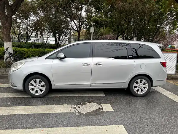 Buick GL8 2013