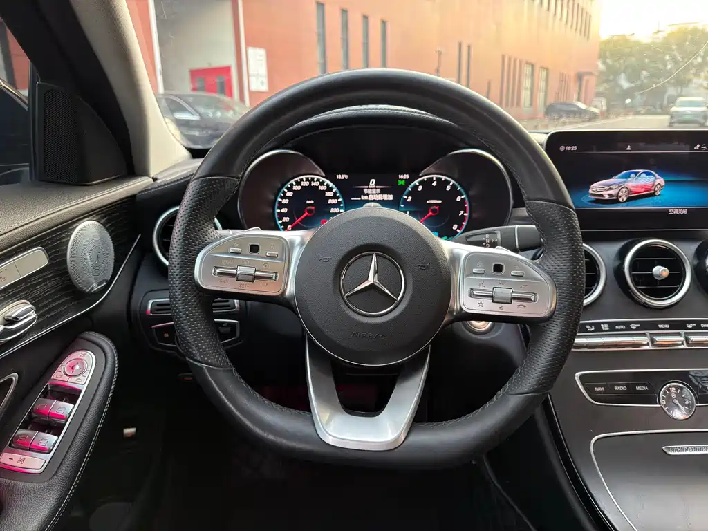 Mercedes-Benz C-Class 2020 — фото 7