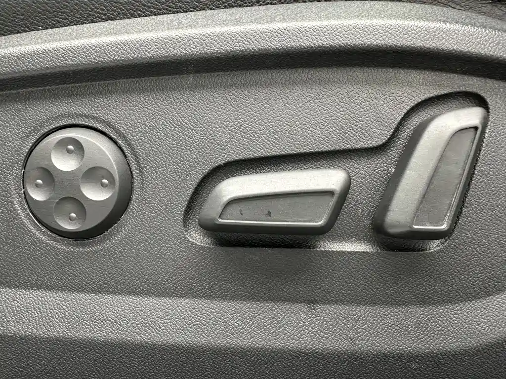 Audi Q2L 2022 — фото 13