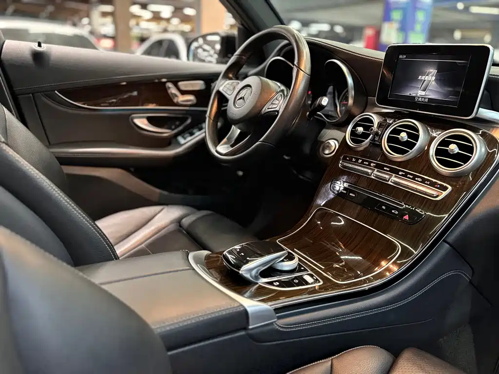 Mercedes-Benz GLC 2019 — фото 16