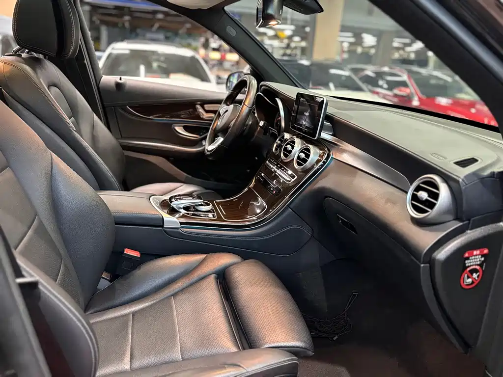 Mercedes-Benz GLC 2019 — фото 38