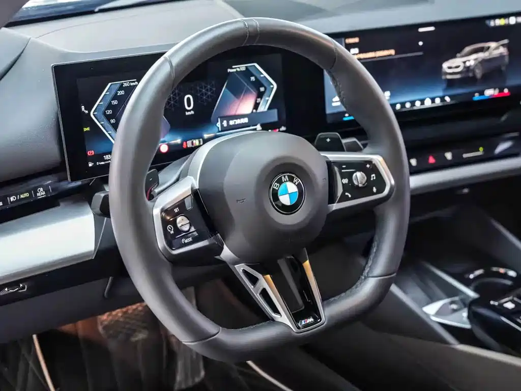 BMW 5 Series 2025 — фото 4