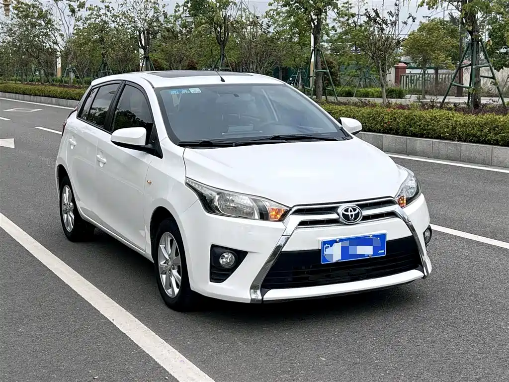 Toyota Yaris L 2016 — фото 3