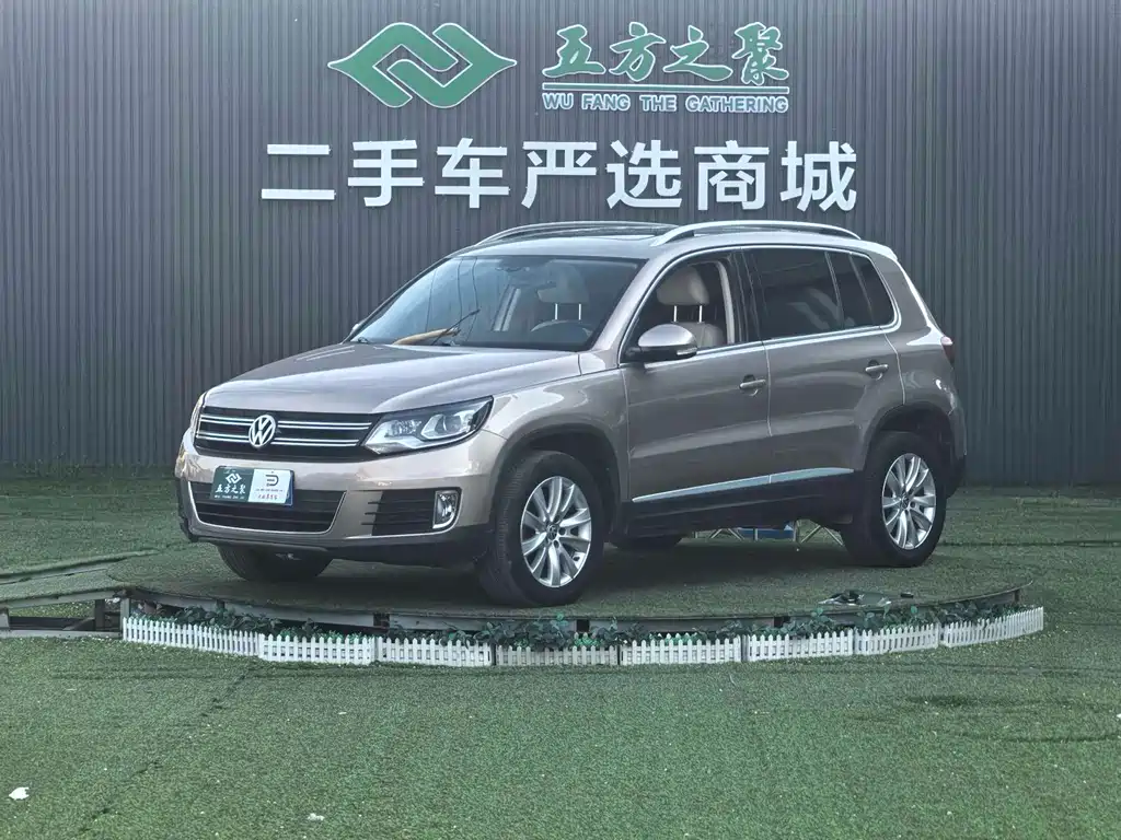 Volkswagen Tiguan 2015 — фото 1
