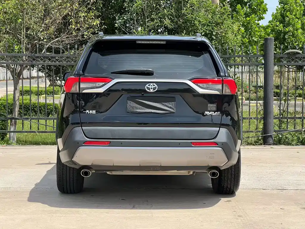 Toyota RAV4 2020 — фото 8