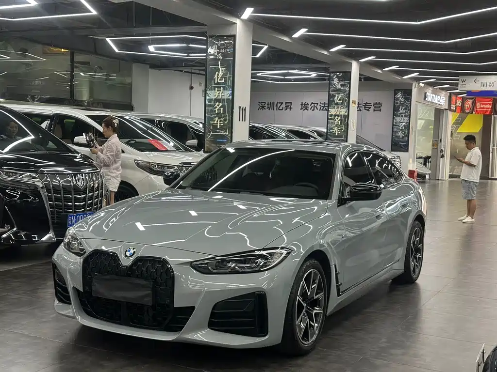 BMW 4 Series 2022 — фото 1