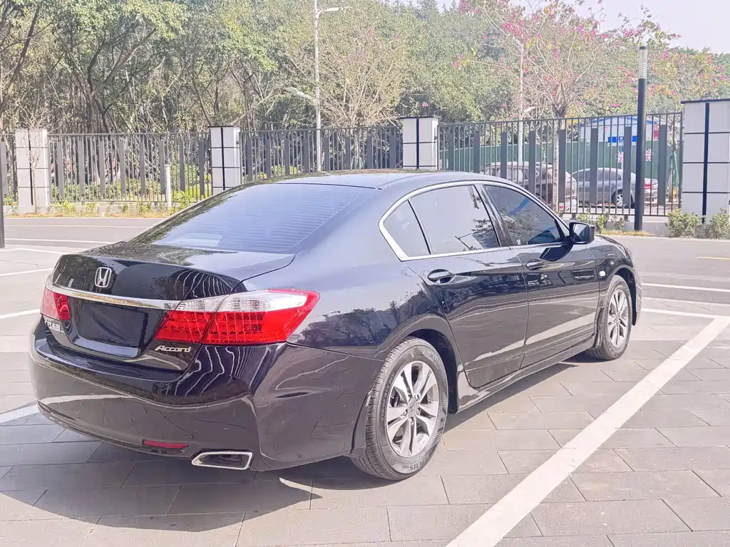 Honda Accord 2016 — фото 9