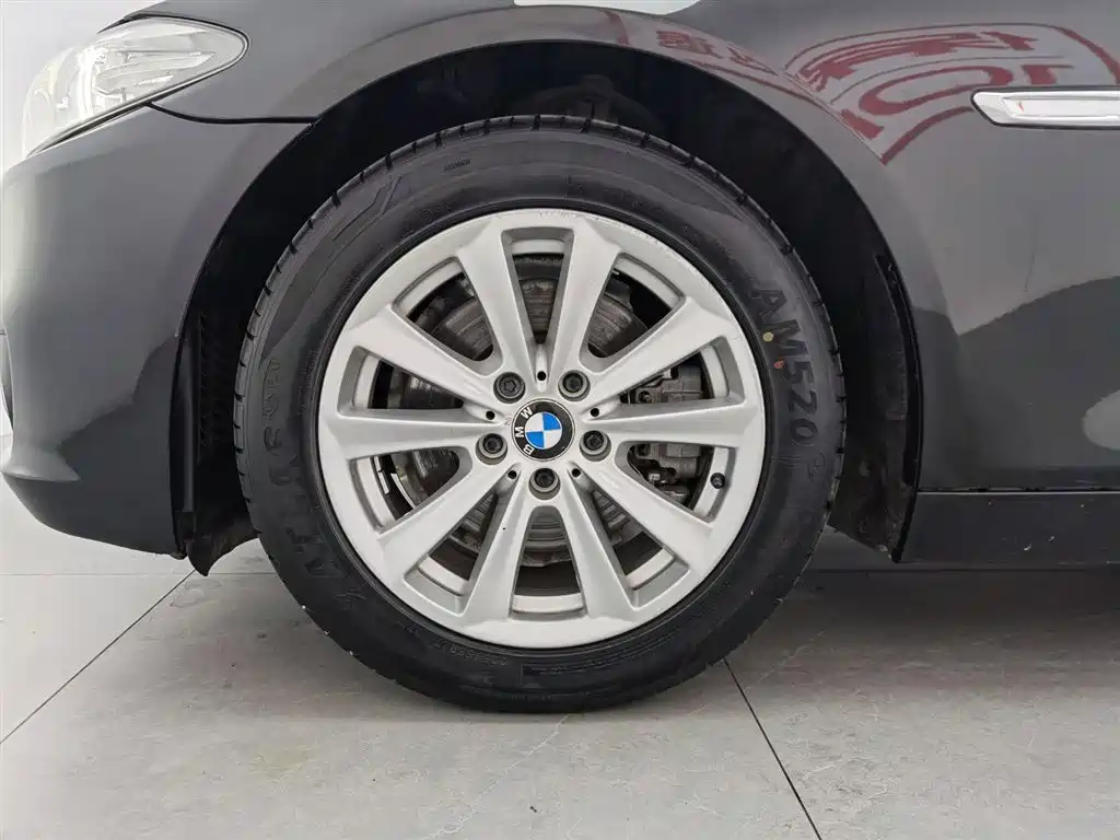BMW 5 Series 2016 — фото 17