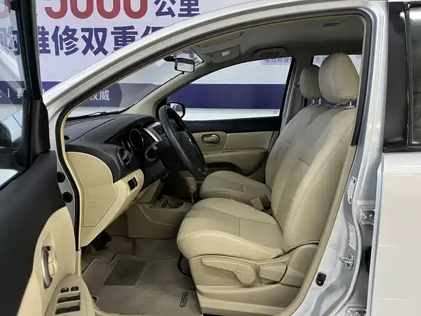 Nissan Livina 2013