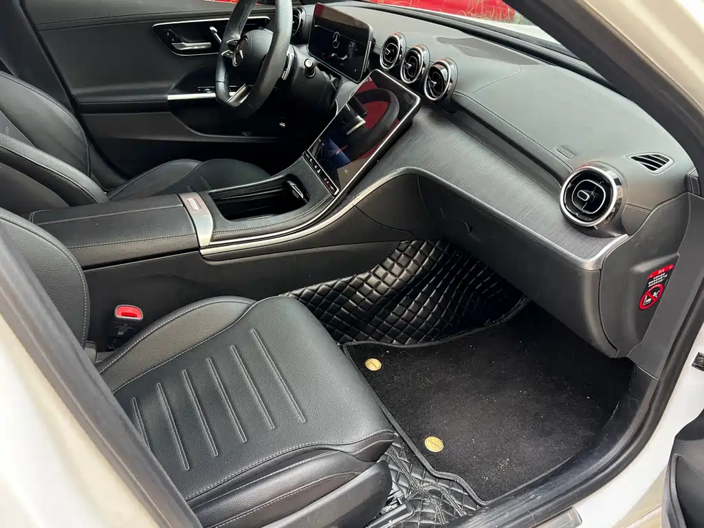 Mercedes-Benz C-Class 2023 — фото 11