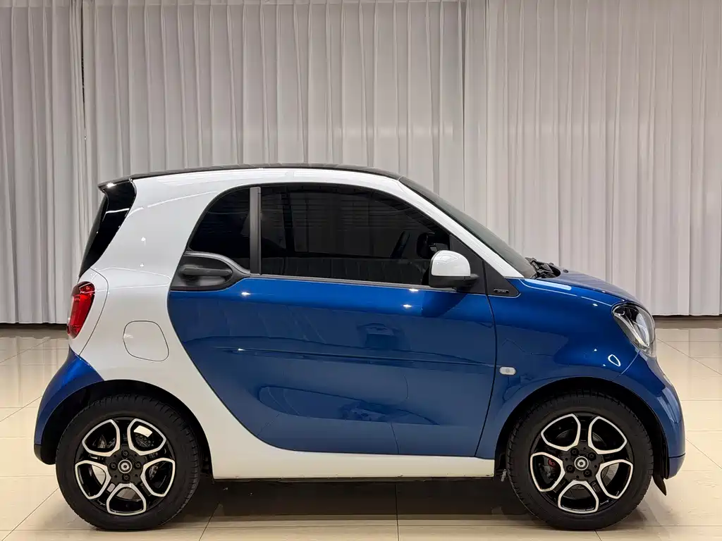 smart Fortwo 2017 — фото 5
