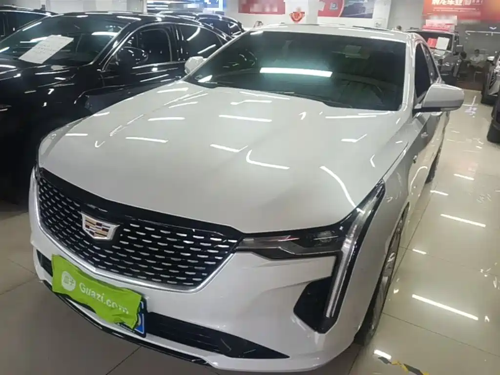 Cadillac CT4 2023 — фото 1