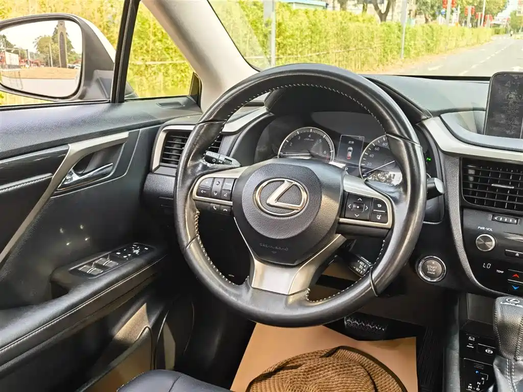 Lexus RX 2017 — фото 12