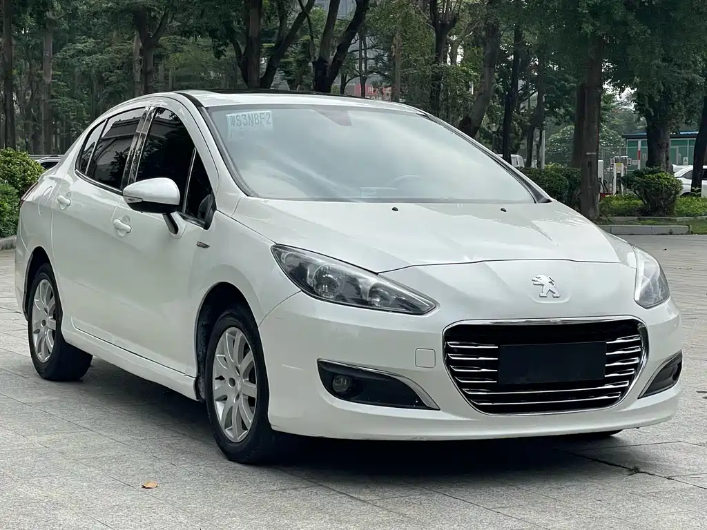 Peugeot 308 2014 — фото 3