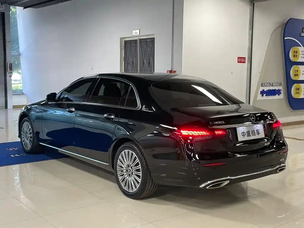 Mercedes-Benz E-Class 2023 — фото 26